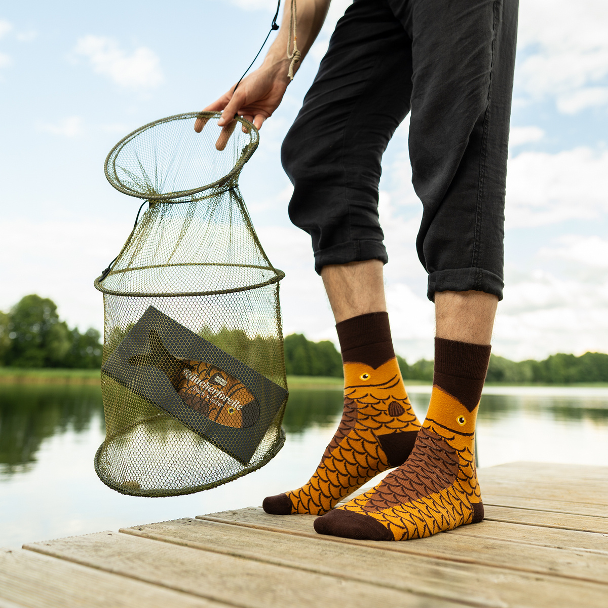 SOXO men's smoked trout socks in a pack