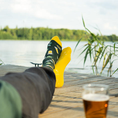 Men's colorful SOXO GOOD STUFF socks funny Pale Lager beer in a gift tin