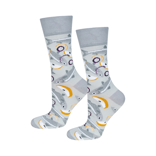Set of Super Papa Men's Socks and Super Papa Slippers with Keychain