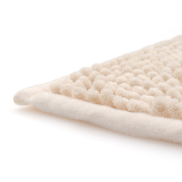 Momo Way bathroom rug beige