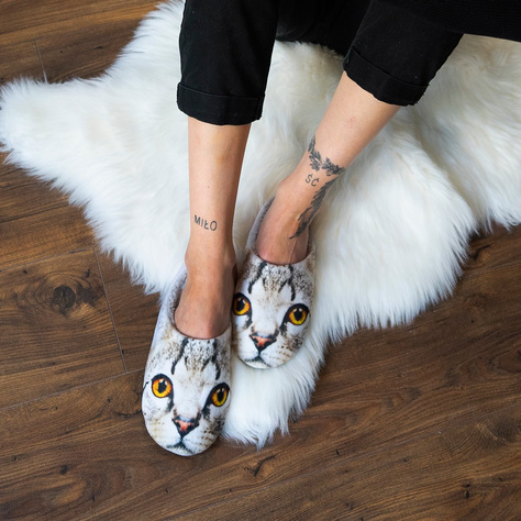 Women's SOXO slippers with a picture of a cat and a hard TPR sole