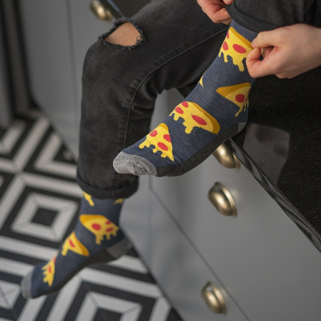 Set of 4x SOXO GOOD STUFF men's socks in a pizza box