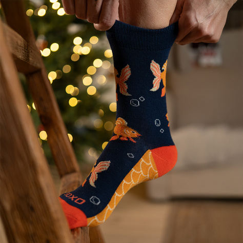 SOXO women's gold fish socks  