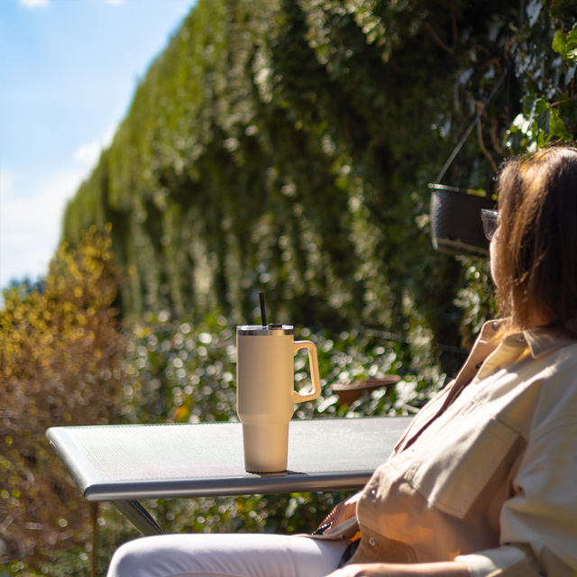 Kubek termiczny Momo Way beżowy 1200ml