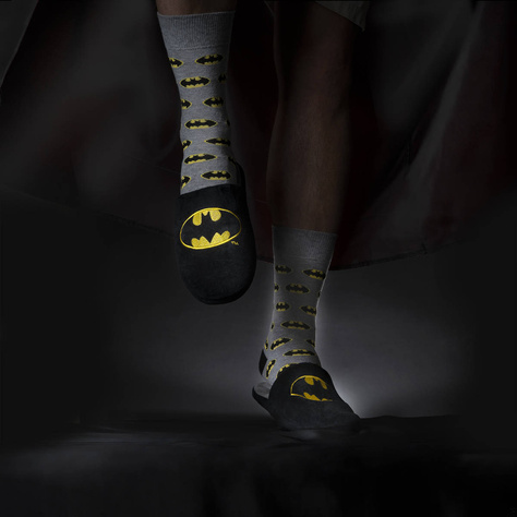 Set of 1x Colorful SOXO Batman socks and 1x Batman men's slippers