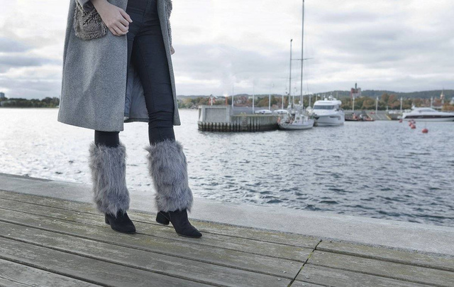 Women's SOXO furry leg warmers