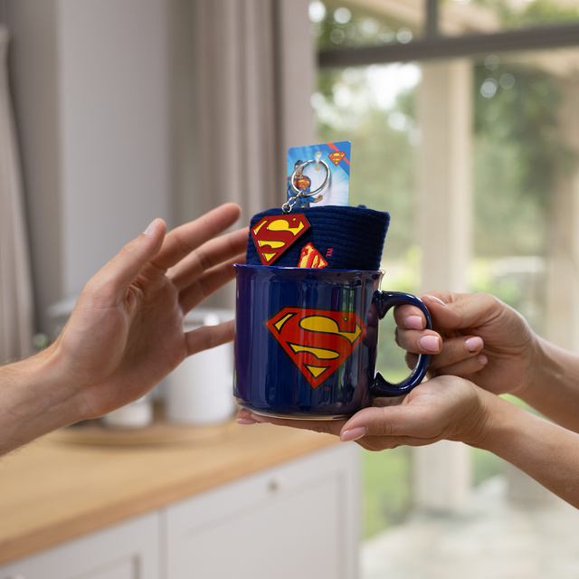 Set Superman Socks + Mug + Keychain