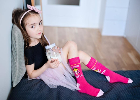 Pink SOXO children's socks with Polish inscriptions Super Daughter