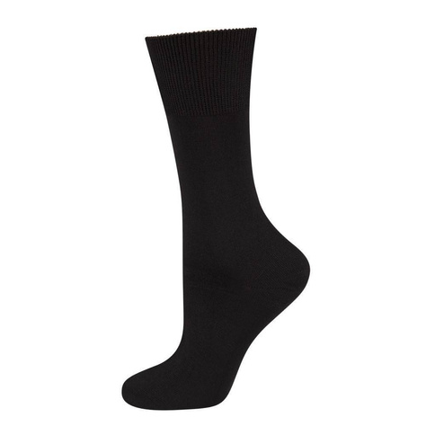 Men's bamboo SOXO socks with a classic black suit for men