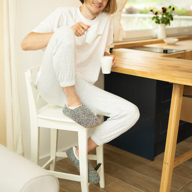 Men's slippers SOXO SUPER SOFT with non-slip sole and PVC insets