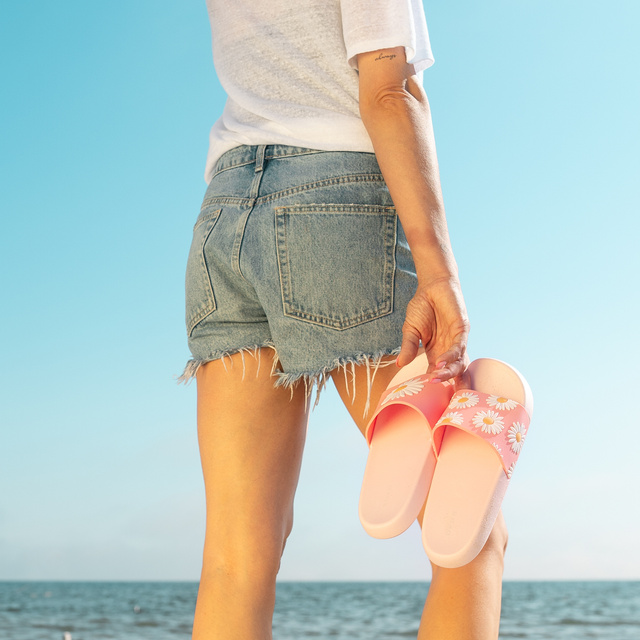 Daisy Flip-Flops