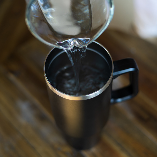 Kubek termiczny Momo Way czarny 1200ml