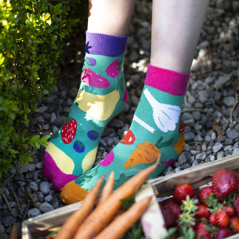 Colorful SOXO women's socks mismatched, funny with vegetables