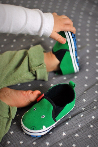 SOXO baby slippers green crocodiles