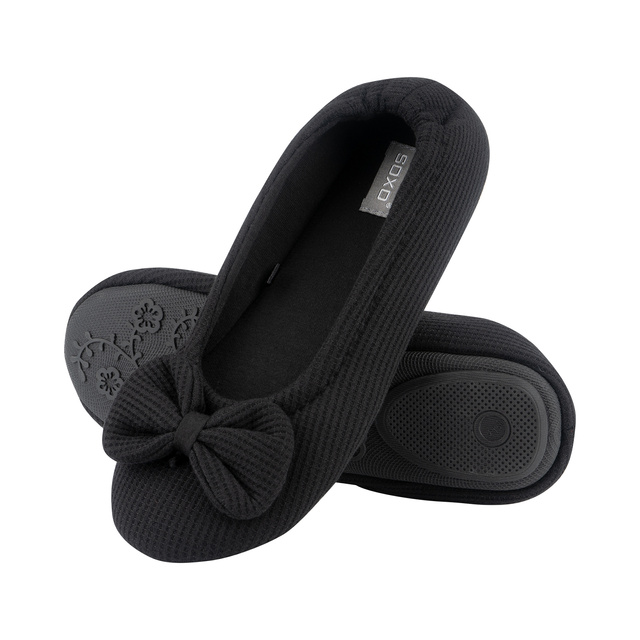 Women's black ballerina slippers SOXO with a bow