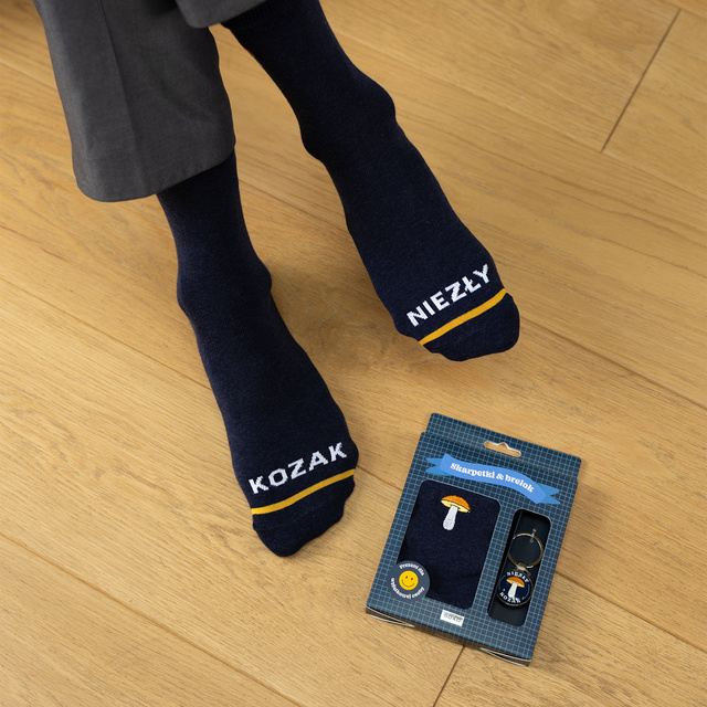 Drama Queen Socks + Keychain Set