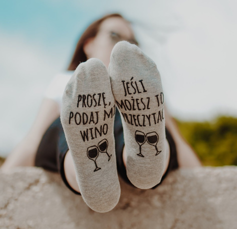 Set of 4x Colorful SOXO women's feet with inscriptions in a pizza box