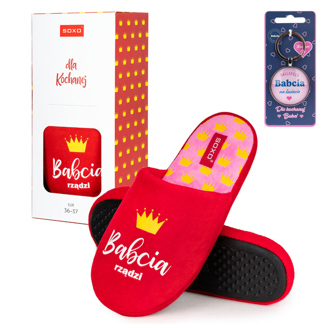 Zestaw Kapcie Babcia Rządzi + Brelok