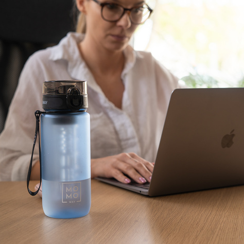 MOMO WAY Water bottle 0.6L gray | gift idea | BPA free | Tritan