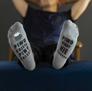 Skarpetki długie męskie szare SOXO z napisami | komfortowe skarpetki na prezent